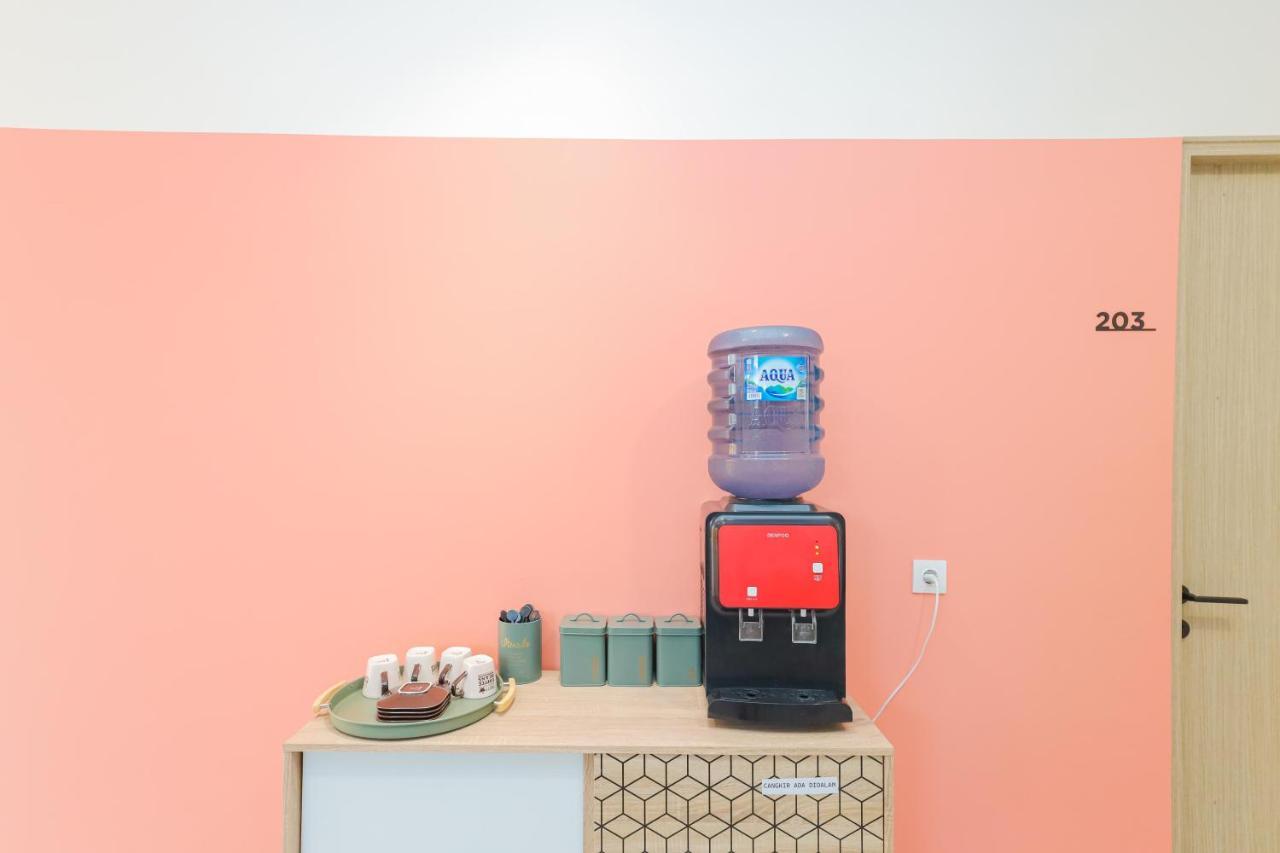 Sans Hotel Clover Ace Surabaya By Reddoorz エクステリア 写真